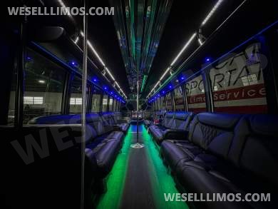 2017 Freightliner GM40 Limo Bus for Sale in Miami, FL - Photo 2