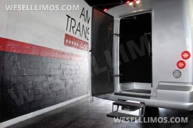 2017 Freightliner GM40 Limo Bus for Sale in Miami, Florida, US - Photo 4