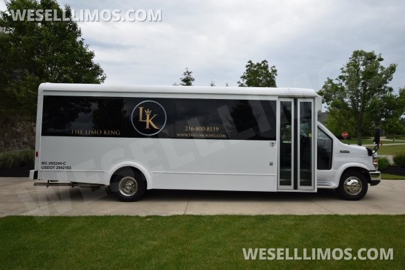 2017 LGE Ford E450 Limo Bus w/brand new tires and breaks