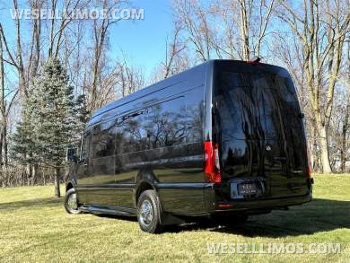 2024 GLS Maybach Trim Elite Pullman 15 Passenger Auto Elite Mercedes-Benz Sprinter