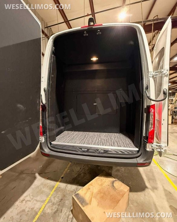 Family Cruiser Mercedes-Benz Sprinter  Van