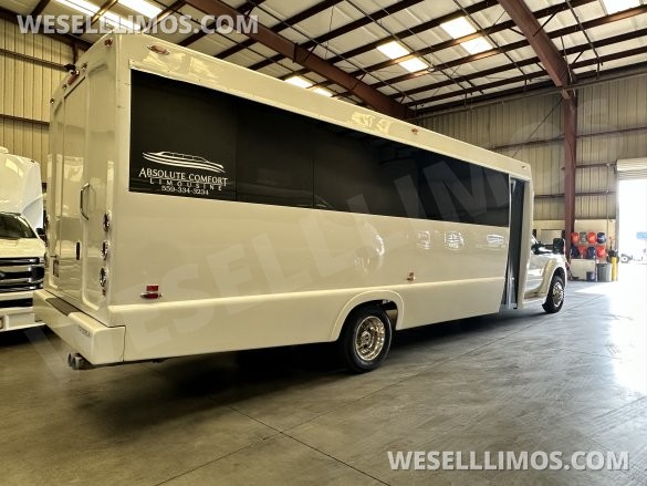 2012 Ford F-550 Limo Bus for Sale in Visalia, CA - Photo 3