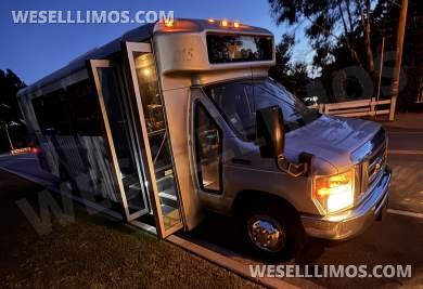 2014 Ford E450 Shuttle Bus