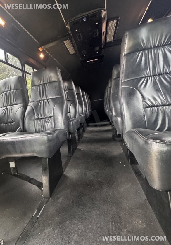 2014 Ford E450 Shuttle Bus