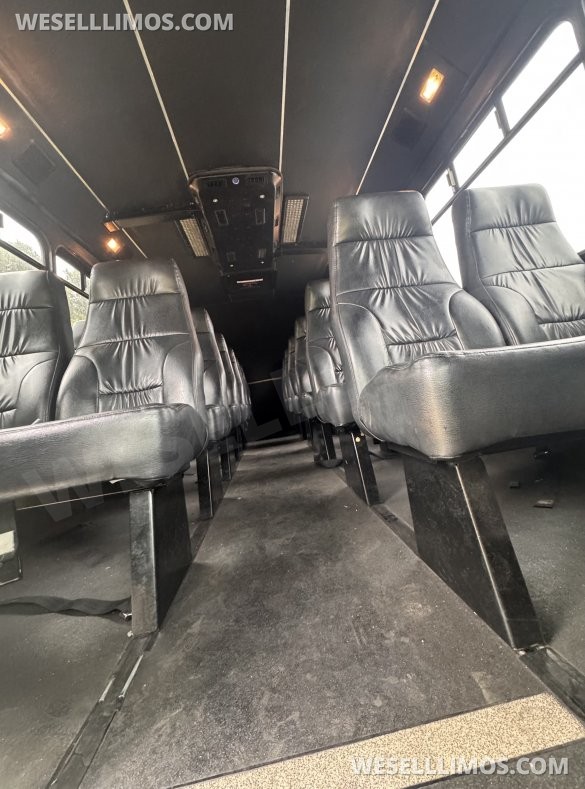 2014 Ford E450 Shuttle Bus