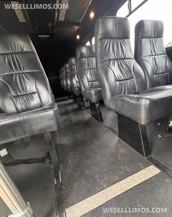 2014 Ford E450 Shuttle Bus