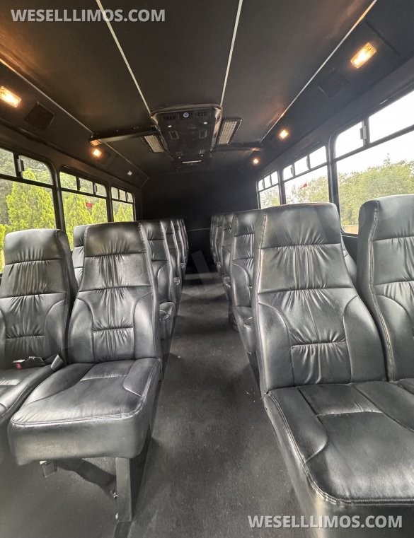 2014 Ford E450 Shuttle Bus