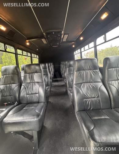 2014 Ford E450 Shuttle Bus