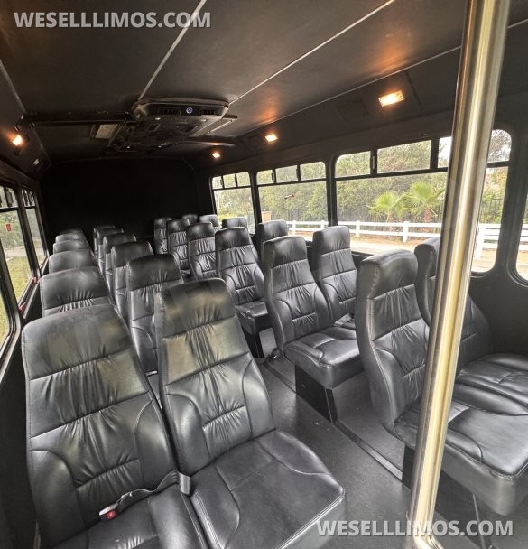 2014 Ford E450 Shuttle Bus