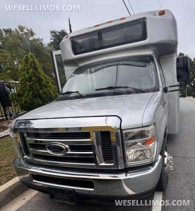 2014 Ford E450 Shuttle Bus
