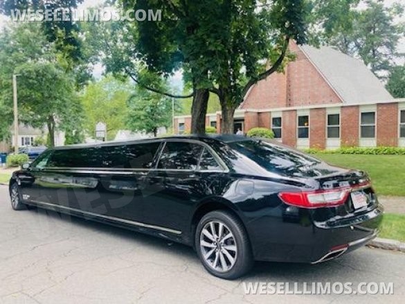 2017 Pinnacle Coachworks Lincoln Continental Limousine
