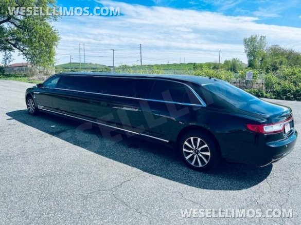 2017 Pinnacle Coachworks Lincoln Continental Limousine