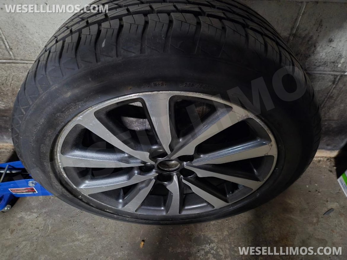 Photo of Limousine for sale: 2017 Lincoln Continental 130" by Pinnacle Coachworks