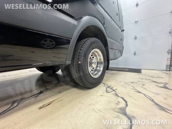 2015 GRECH CUSTOMS Mercedes-Benz 2015 Mercedes-Benz Sprinter 3500 4x2 3500 3dr 170  Limo Bus