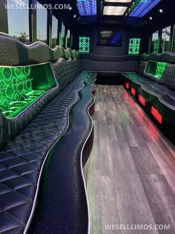 2013 Ford F750 Limo Bus