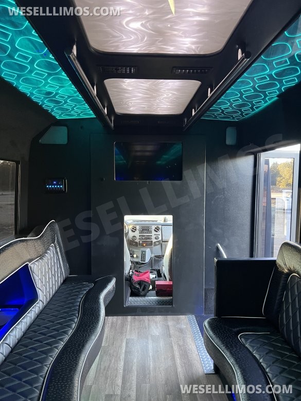 2013 Ford F750 Limo Bus