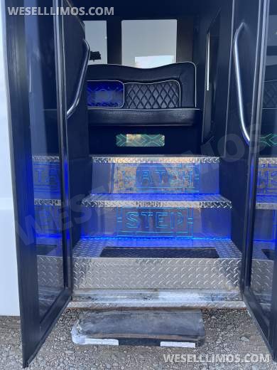 2013 Ford F750 Limo Bus