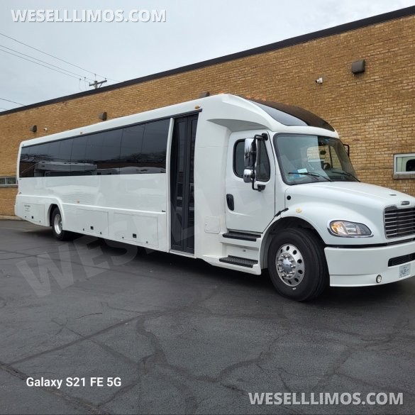 2018 Executive Coach Builder Freightliner ECB45 Executive Shuttle