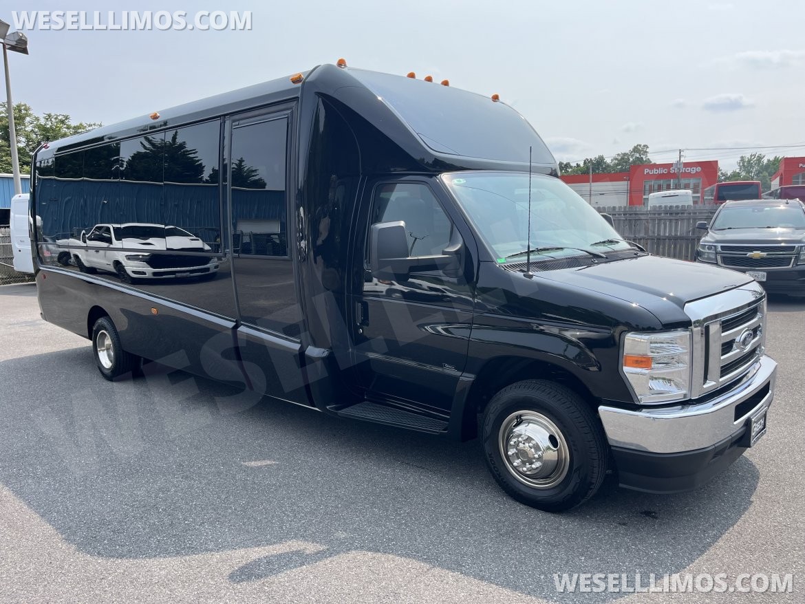 Executive Shuttle for sale: 2025 Ford E 450 GM 28 by Grech