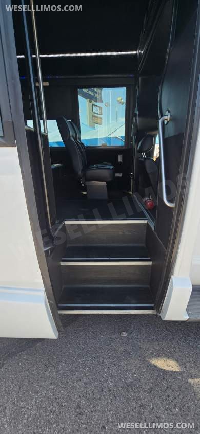 2016 Grech Motors Ford F550 Shuttle Bus