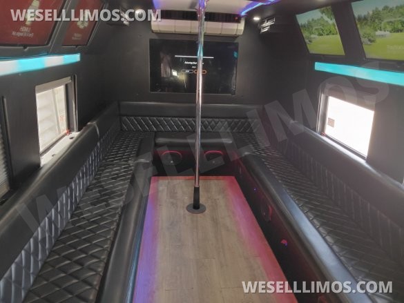 2014 Ford F450 Gaming/Party Bus