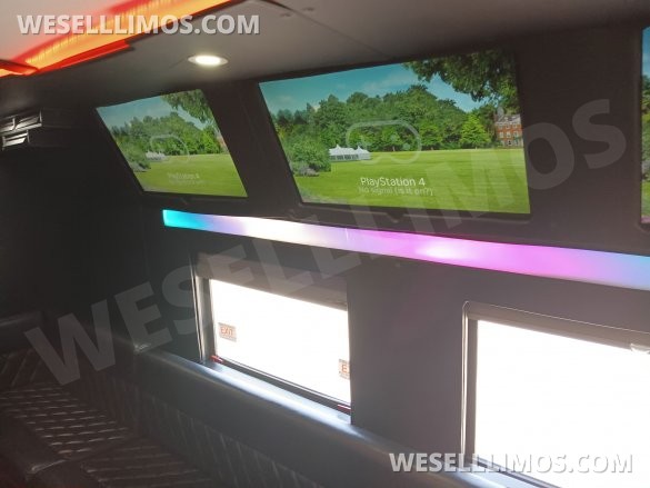 2014 Ford F450 Gaming/Party Bus
