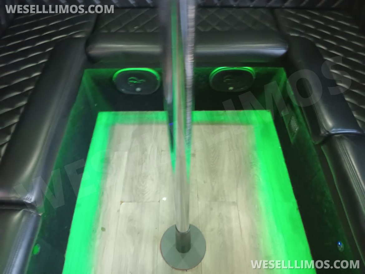 Photo of Limo Bus for sale: 2014 Ford F450 28&quot;