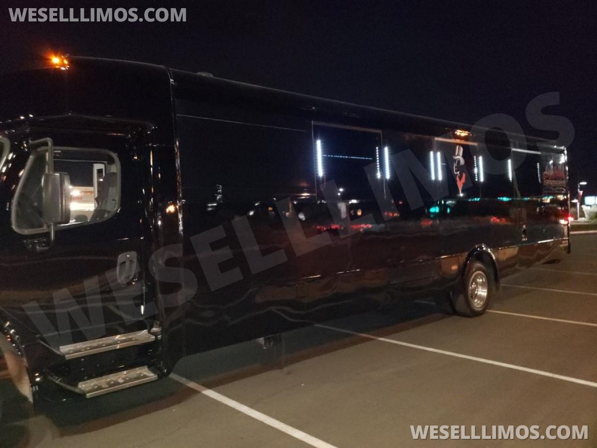 Photo of Limo Bus for sale: 2014 Freightliner S2 35"