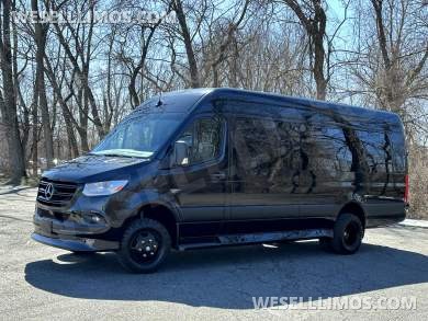 2022 4x4 V6 Road Liner Limousine 15 Passenger Auto Elite Mercedes-Benz Sprinter