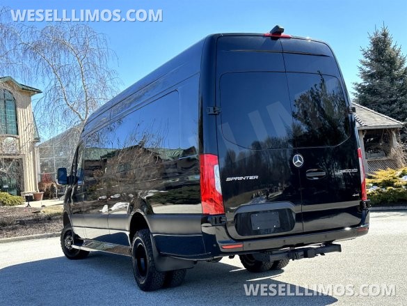 2022 4x4 V6 Road Liner Limousine 15 Passenger Auto Elite Mercedes-Benz Sprinter