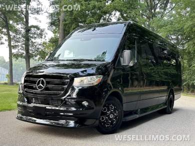 2022 4x4 V6 Road Liner Limousine 15 Passenger Auto Elite Mercedes-Benz Sprinter