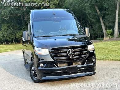 2022 4x4 V6 Road Liner Limousine 15 Passenger Auto Elite Mercedes-Benz Sprinter