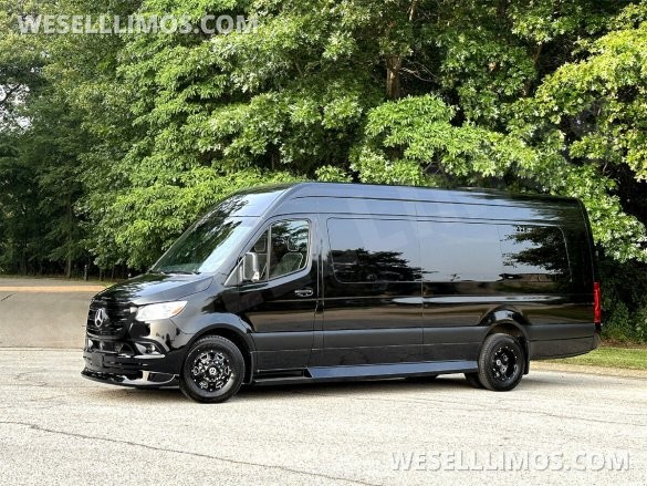 2022 4x4 V6 Road Liner Limousine 15 Passenger Auto Elite Mercedes-Benz Sprinter