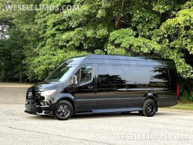 2022 4x4 V6 Road Liner Limousine 15 Passenger Auto Elite Mercedes-Benz Sprinter