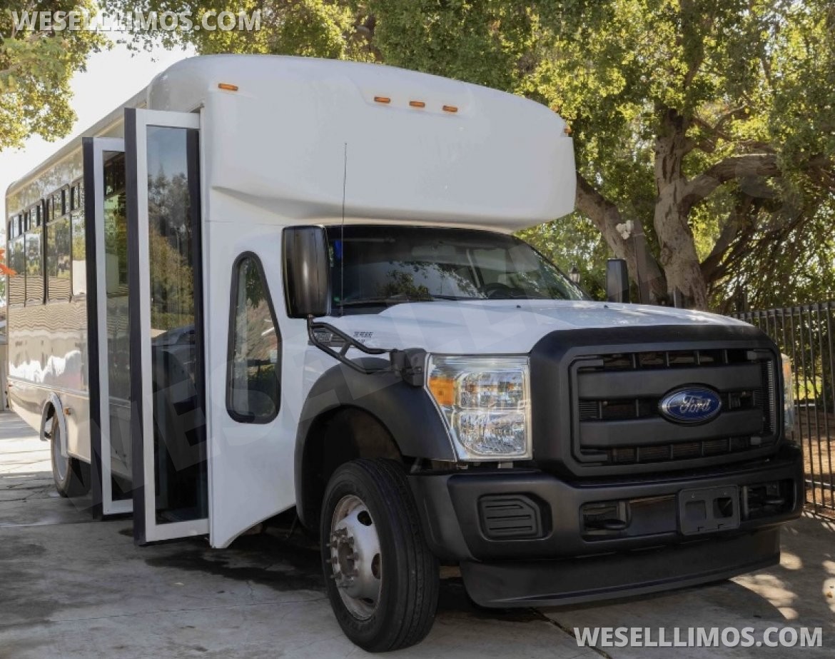 Limousine for sale: 2017 Ford F450 diesel