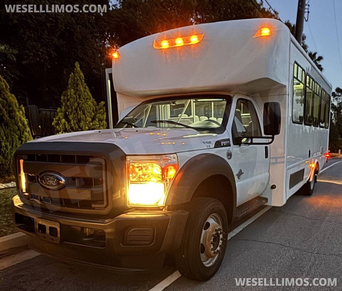 Shuttle Bus for sale: 2017 Ford F450 by Tiffany