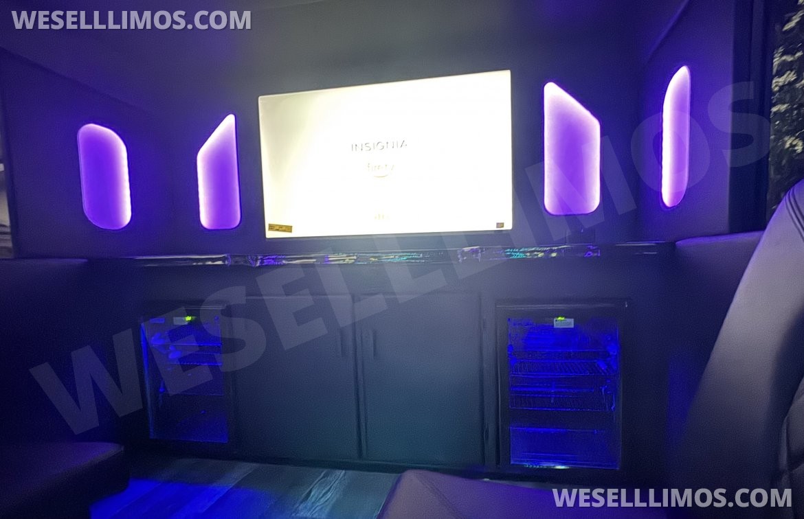 Photo of Limousine for sale: 2017 Ford F450 diesel