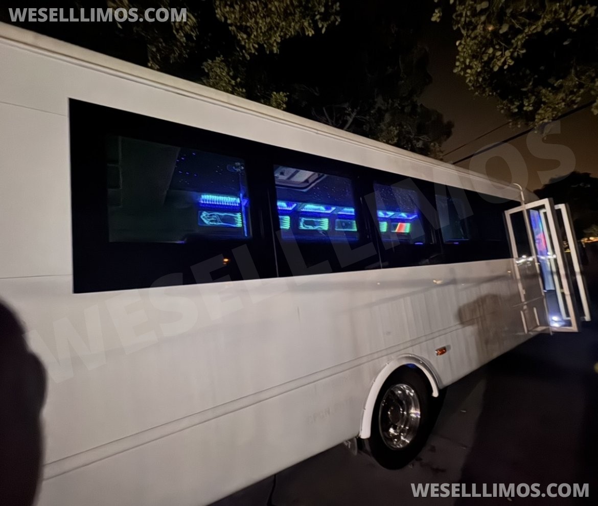 Photo of Limousine for sale: 2017 Ford F450 diesel