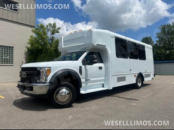 2017 Custom Mobile Conversions Ford F550 Limo Bus