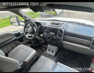 2017 Custom Mobile Conversions Ford F550 Limo Bus