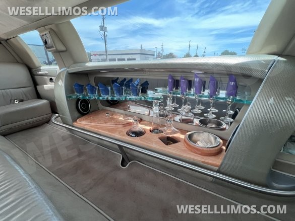 2004 Lincoln Town Car Limousine for Sale in Houston, TX - Photo 3
