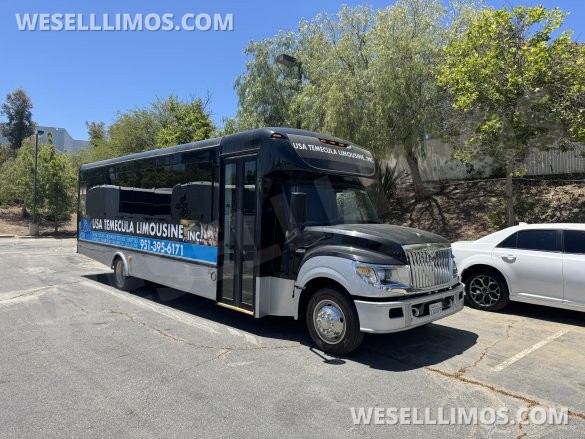 2014 Specialty Vehicles Group International navistar diesel Limo Bus