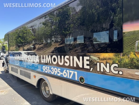 2014 Specialty Vehicles Group International navistar diesel Limo Bus