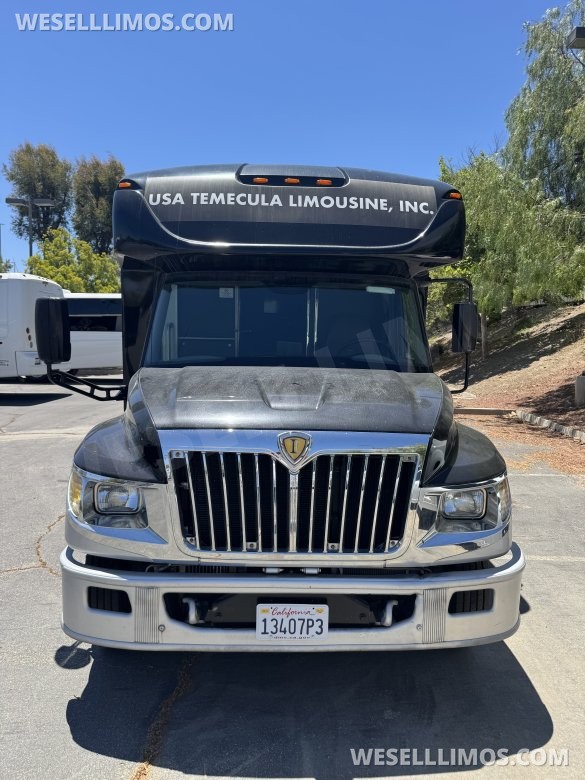2014 Specialty Vehicles Group International navistar diesel Limo Bus