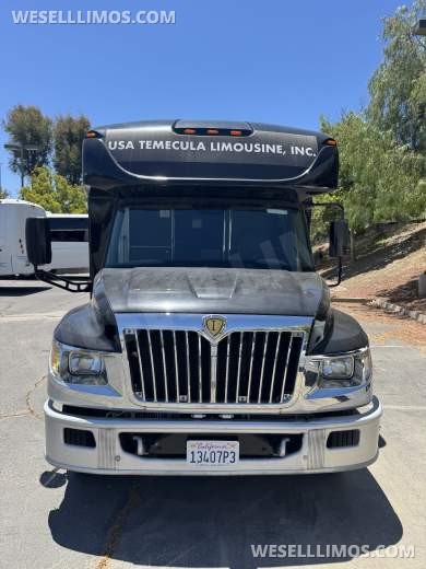 2014 Specialty Vehicles Group International navistar diesel Limo Bus