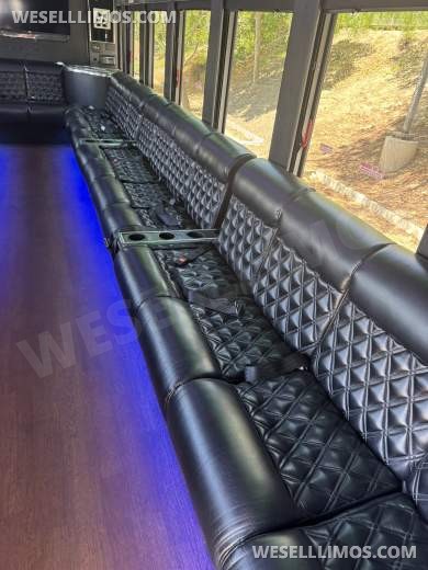 2014 Specialty Vehicles Group International navistar diesel Limo Bus