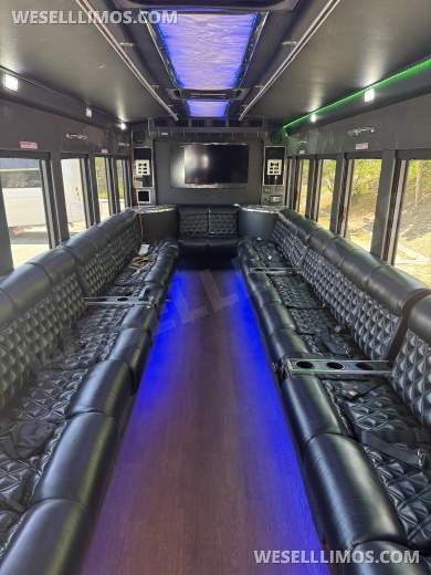 2014 Specialty Vehicles Group International navistar diesel Limo Bus