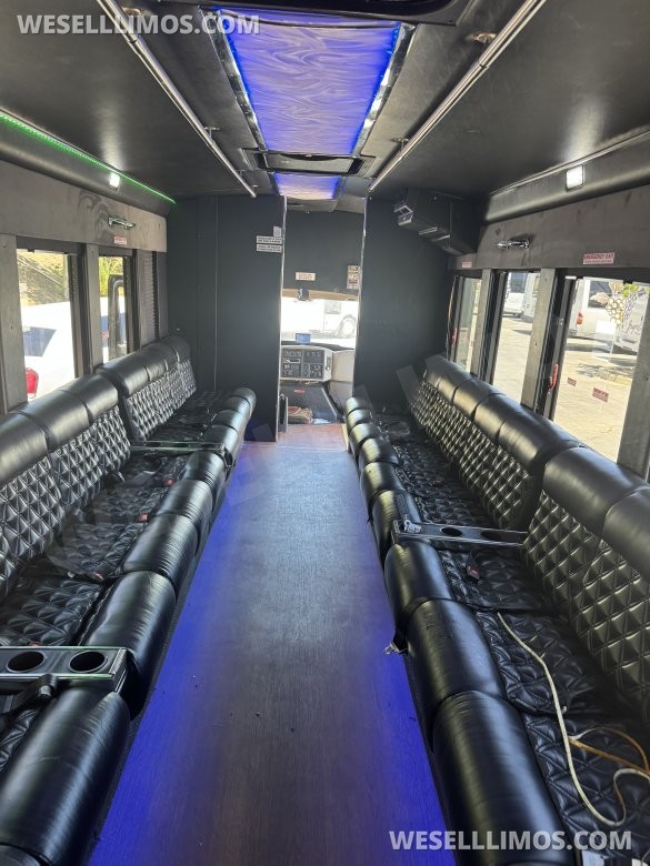 2014 Specialty Vehicles Group International navistar diesel Limo Bus