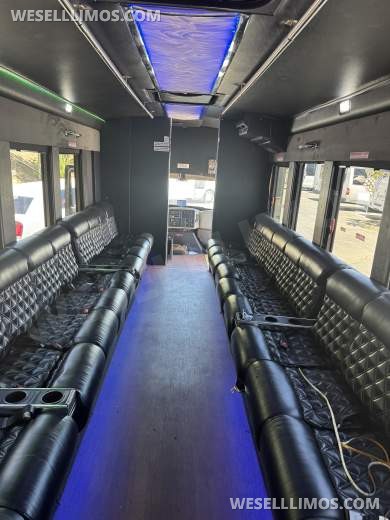 2014 Specialty Vehicles Group International navistar diesel Limo Bus