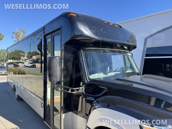 2014 International navistar diesel Limo Bus for Sale in Laguna Niguel, CA - Photo 2